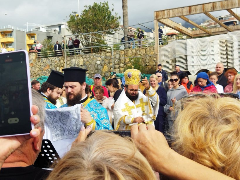 Alanya'da yaşayan ortodokslar Epifani Bayramı'nı kutladı