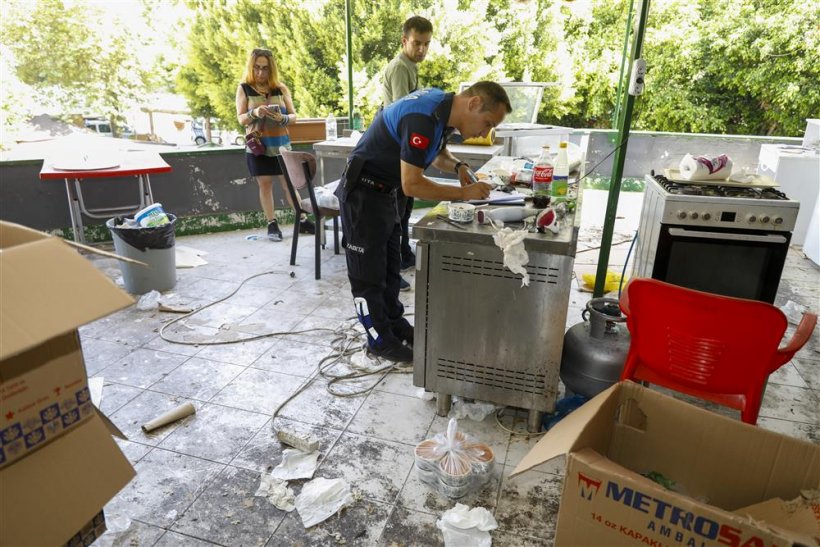 Alanya'da iğrenç görüntüler: Belediye ekipleri mühürledi