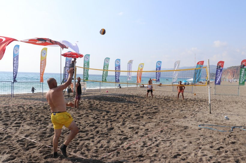 Gazipaşa'da Plaj Voleybolu heyecanı başlıyor