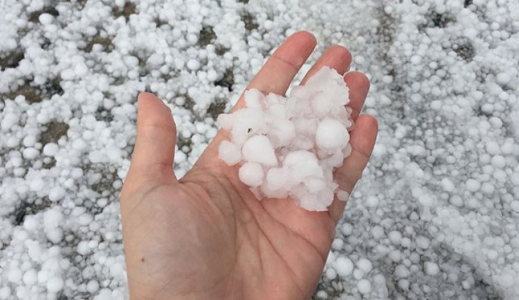 Alanya'da sağanak yağış ve dolu manzaraları