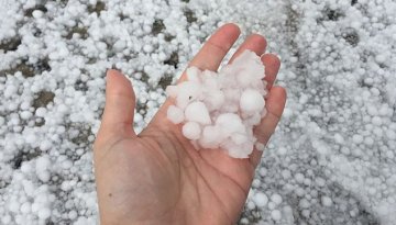 Alanya'da sağanak yağış ve dolu manzaraları