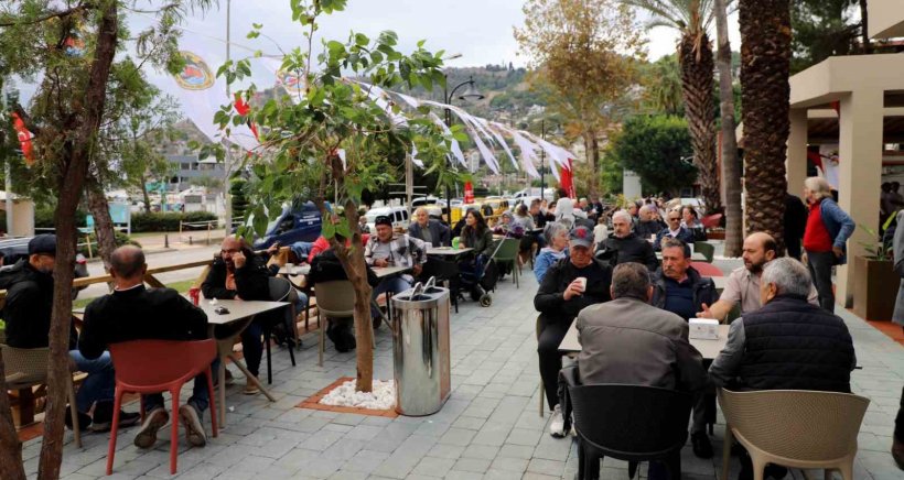 Restoran ve kafelerde sipariş ve masa ücreti zorunluluğu