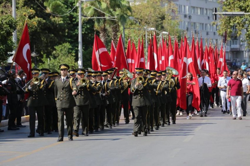 Antalya'da 30 Ağustos Zafer Bayramı coşkuyla kutlanıyor